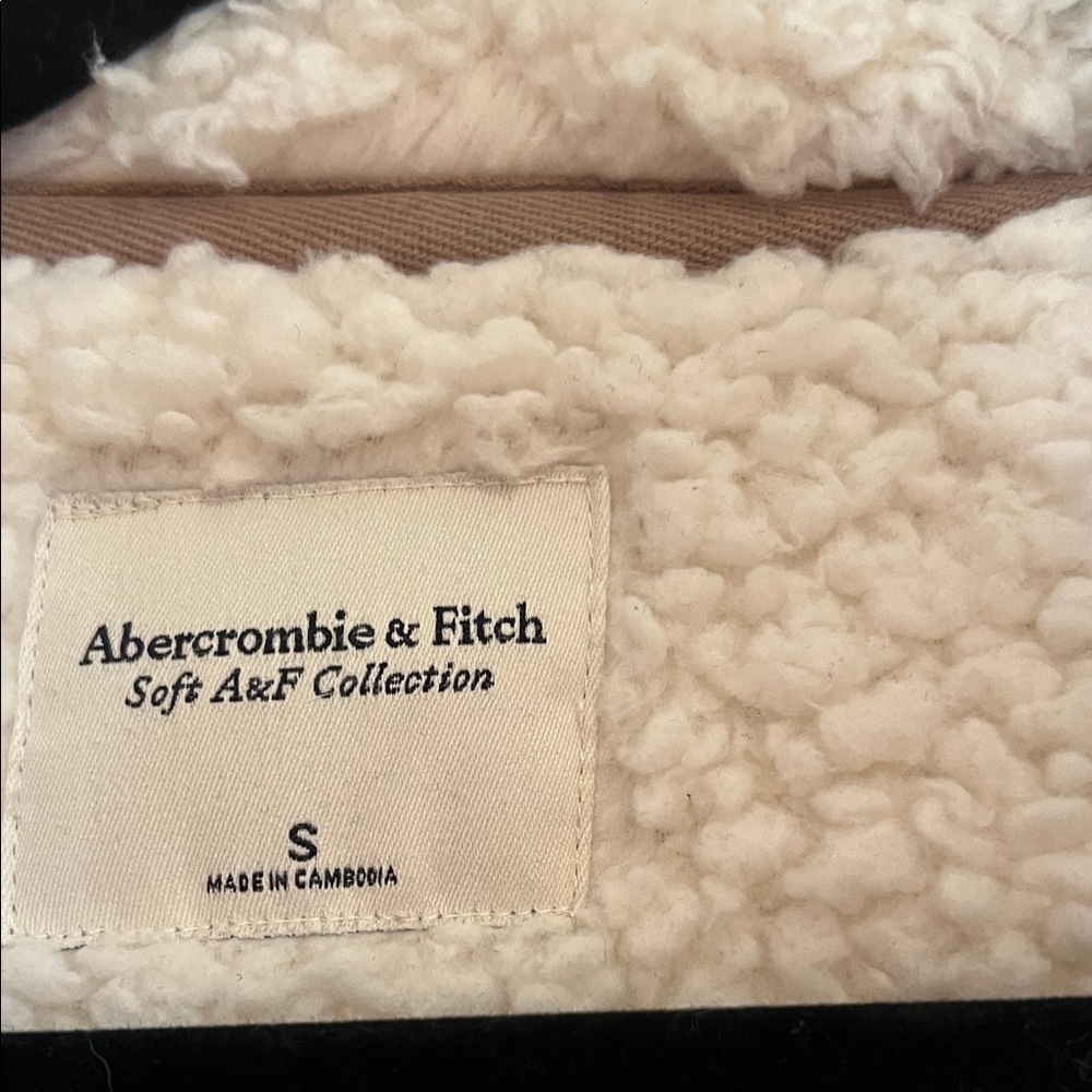 Women’s Abercrombie & Fitch Cream Sherpa Quarter Zip Pullover Size Small EUC - Picture 2 of 5